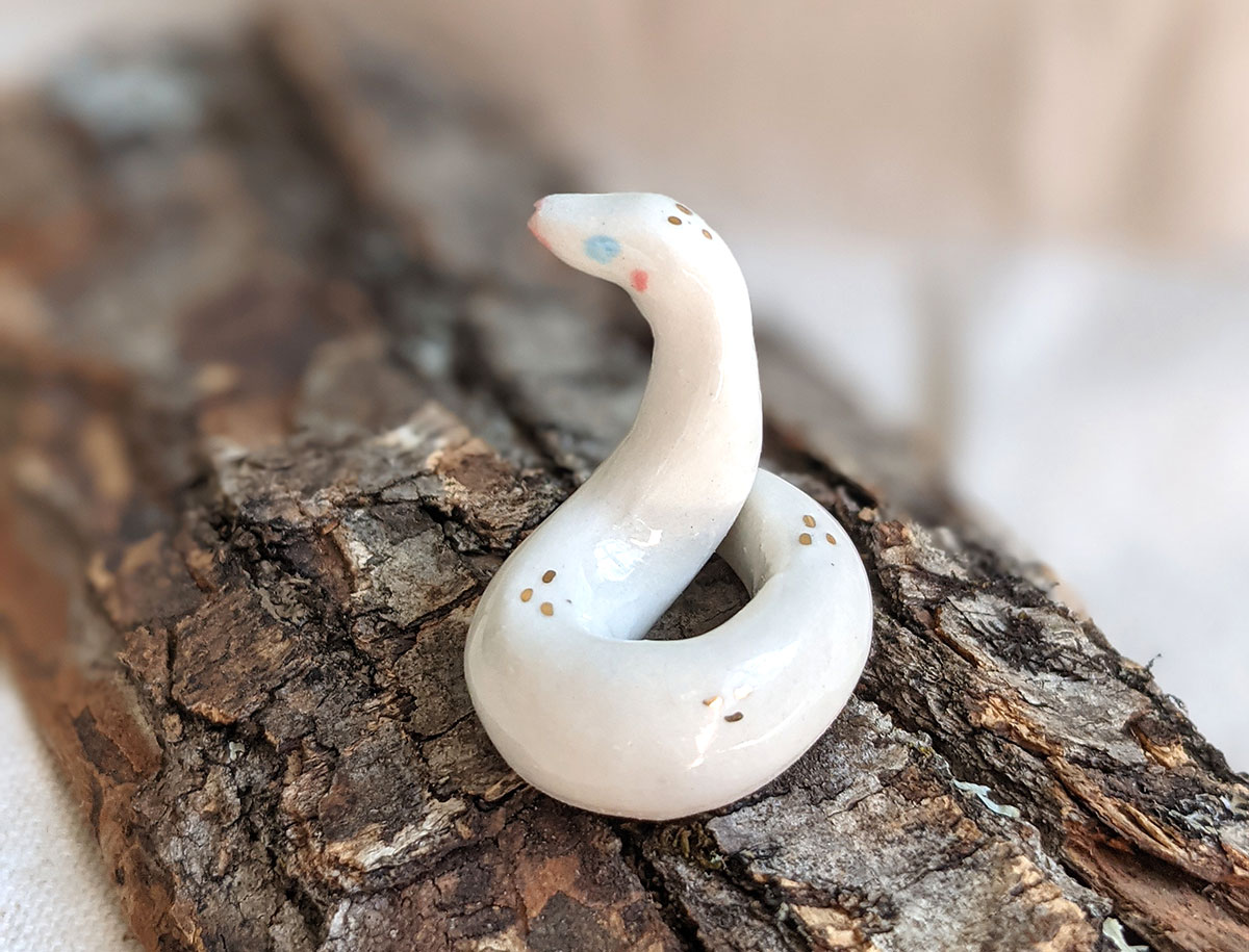 White and gold Python - Image 3