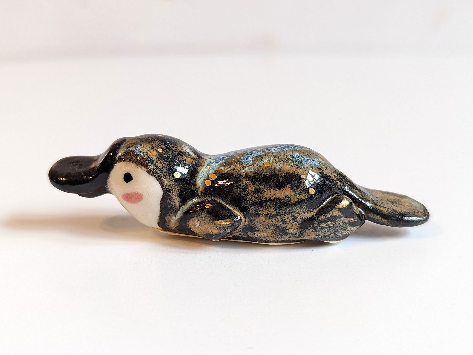 Figurine Platypus Rest – Night Sky - Image 4
