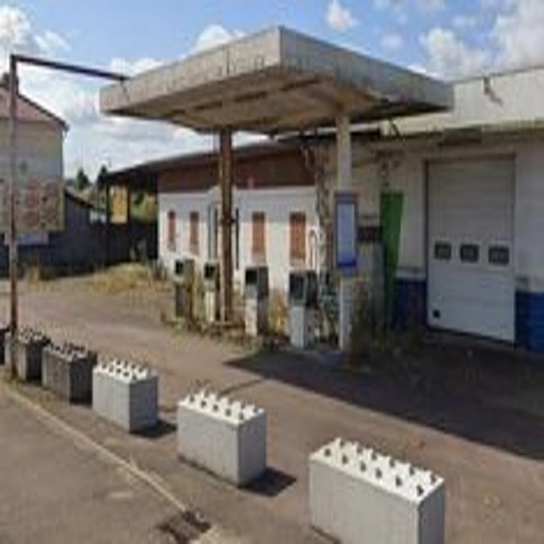 Station-service abandonnée, Garage de service rapide.